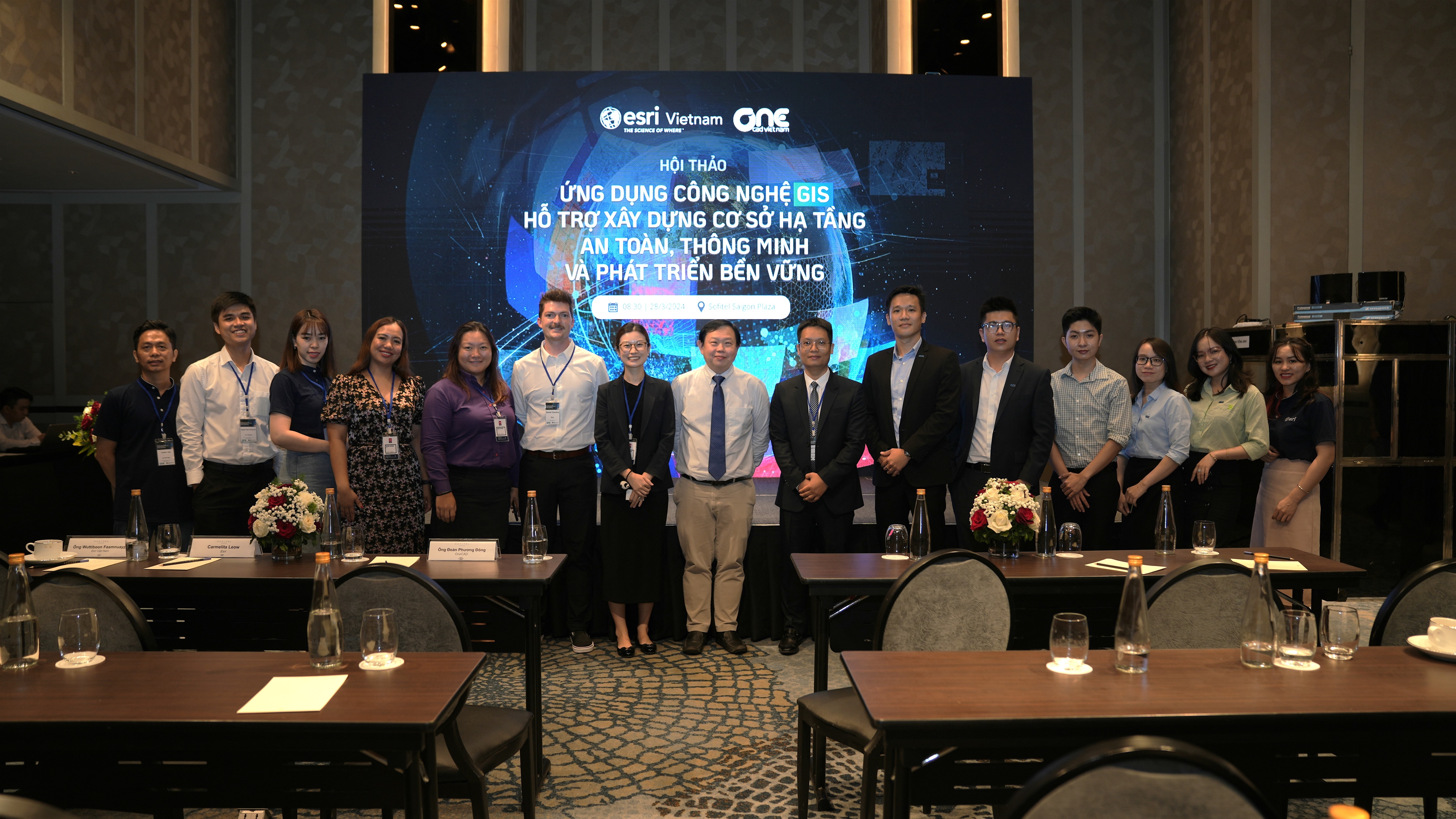 Đội ngũ OneCAD và Esri