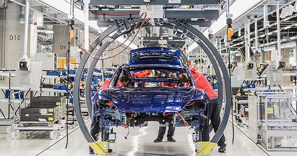 Nhà máy Xe hơi Điện phức hợp Porsche với chuỗi quy trình sản xuất tự động hóa
