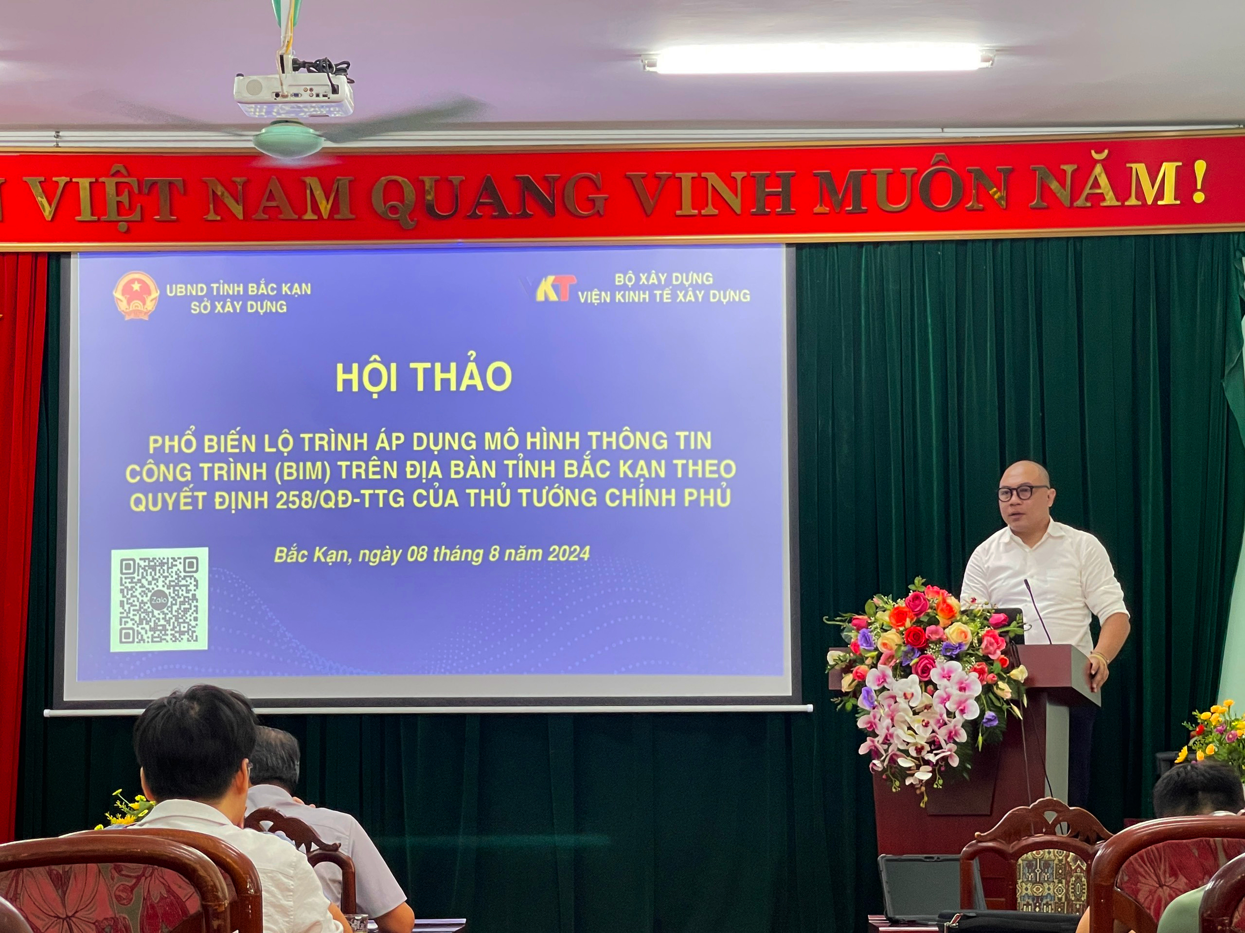TS Tạ Ngọc Bình