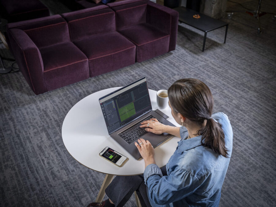 AutoCAD Web cho phép xem và chỉnh sửa bản vẽ trực tiếp trên trình duyệt, hỗ trợ làm việc linh hoạt từ bất kỳ đâu