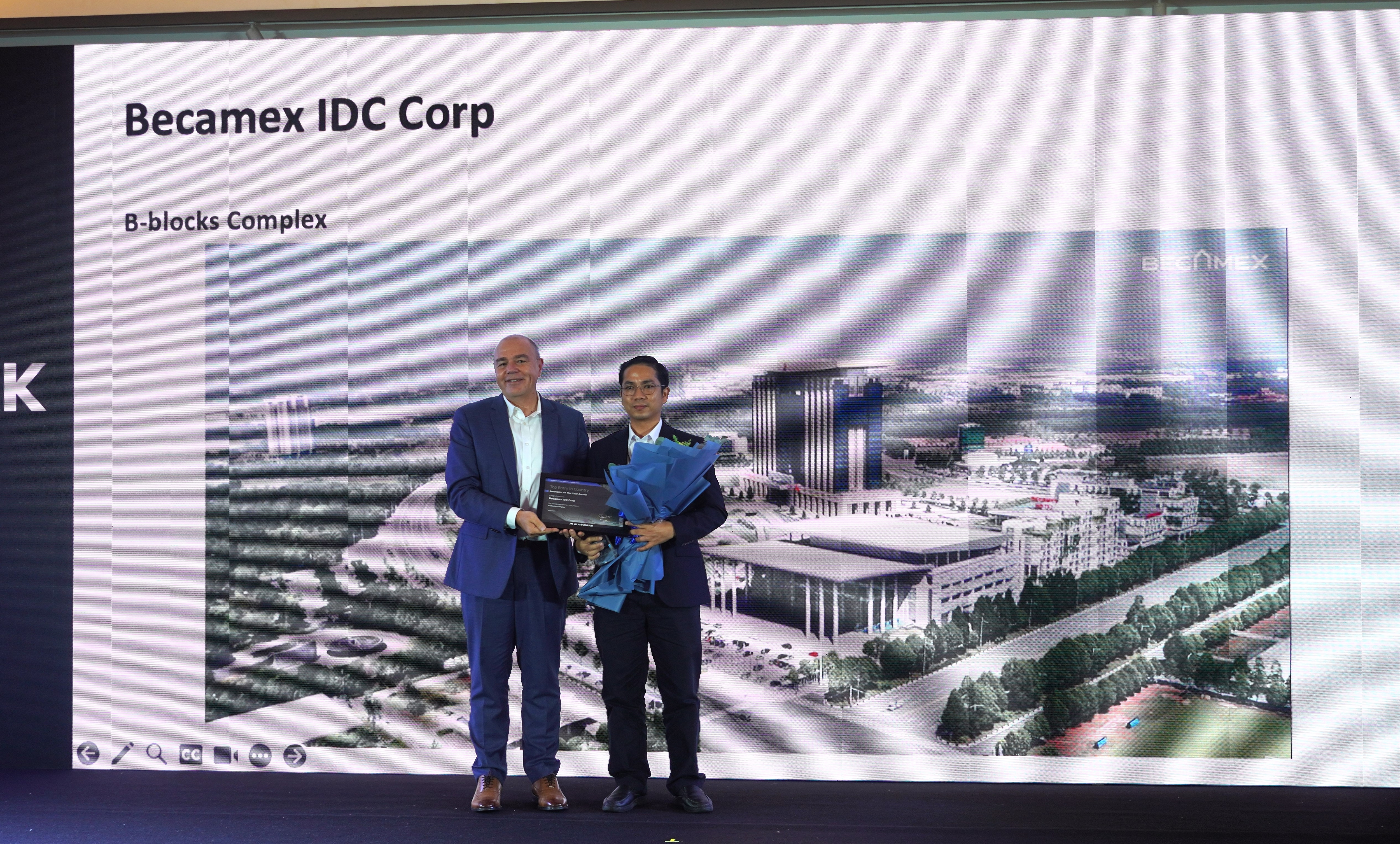 Tổng Công ty Becamex IDC nhận giải thưởng mục "Innovator of the Year"