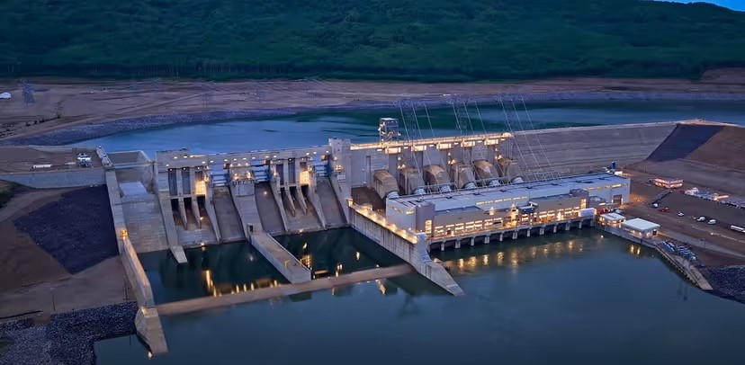 Đập và Nhà máy Thủy điện John Horgan tại British Columbia, Canada.