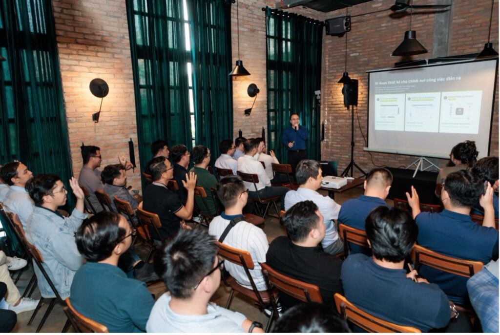 Ông Lý Sơn Thiện trình bày về Autodesk AI và dữ liệu dự án